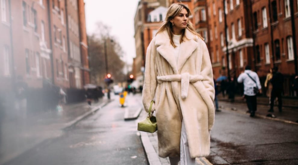 abrigos de pelo y de rebajas para afrontar con estilo el frio